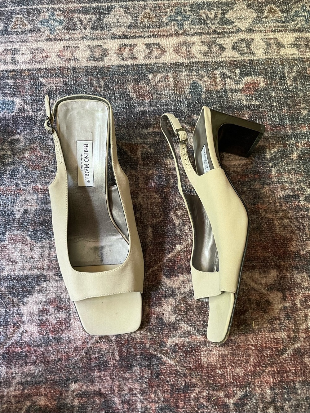 🐶Vintage Bruno magli pumps🐶